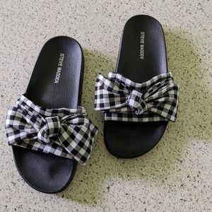 EUC Steve Madden slides